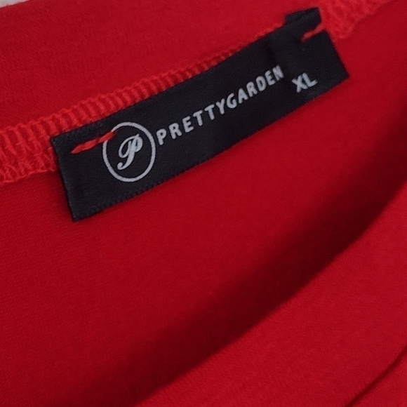 Pretty garden.  Red jumpsuit size (XL) - Picture 4 of 13